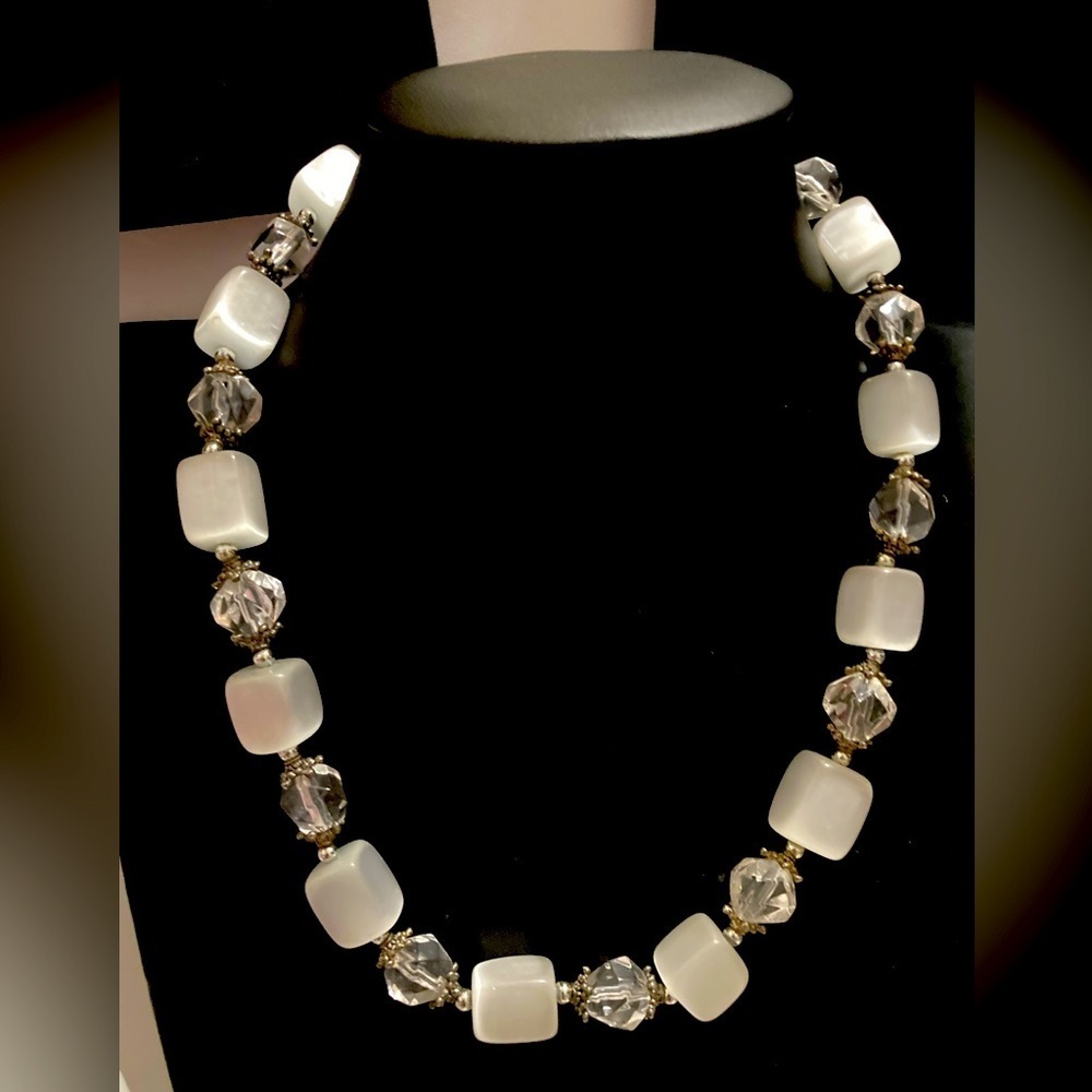 Vintage Chunky iridescent square & clear bead necklace.